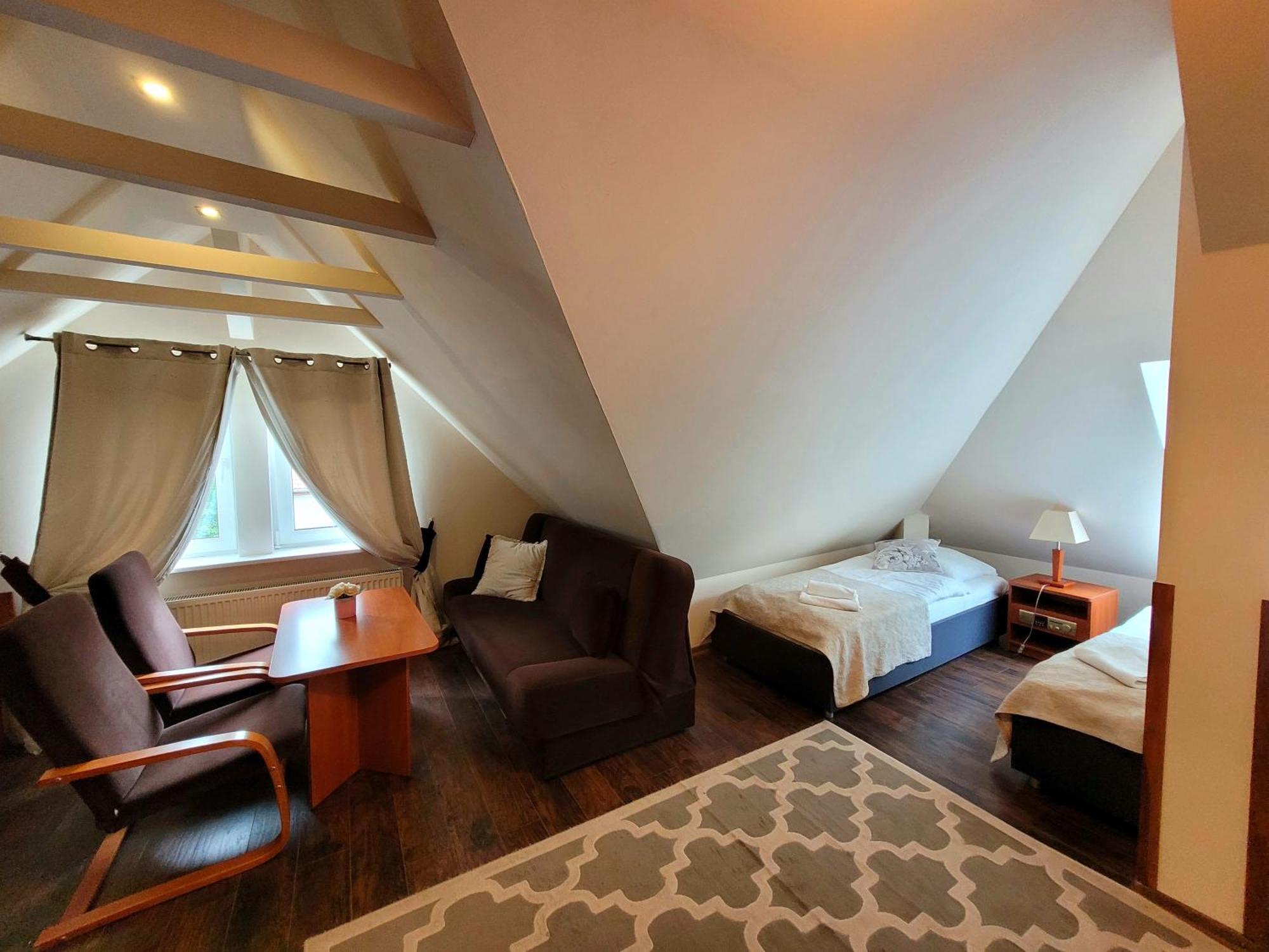 Twin Room Attic