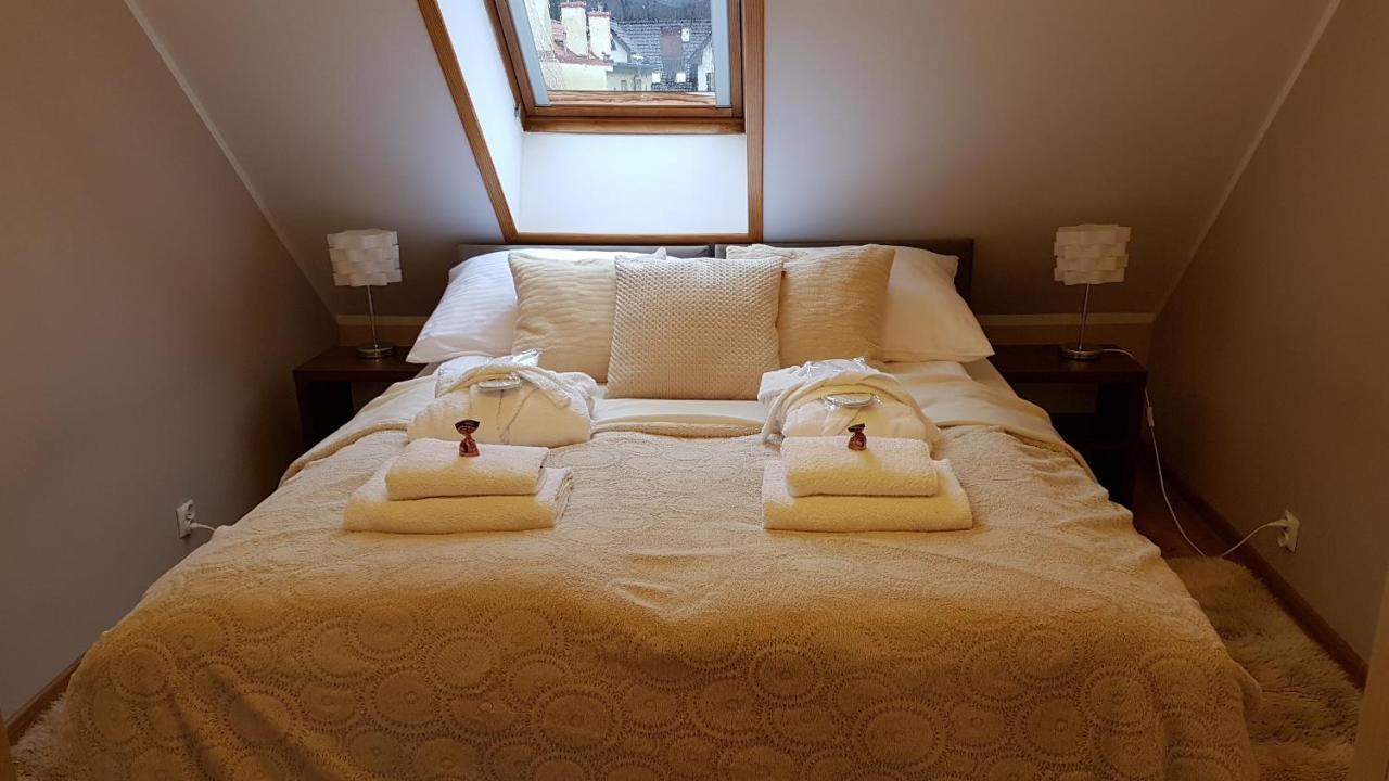 One-Bedroom Apartment,663620247:JPEG
