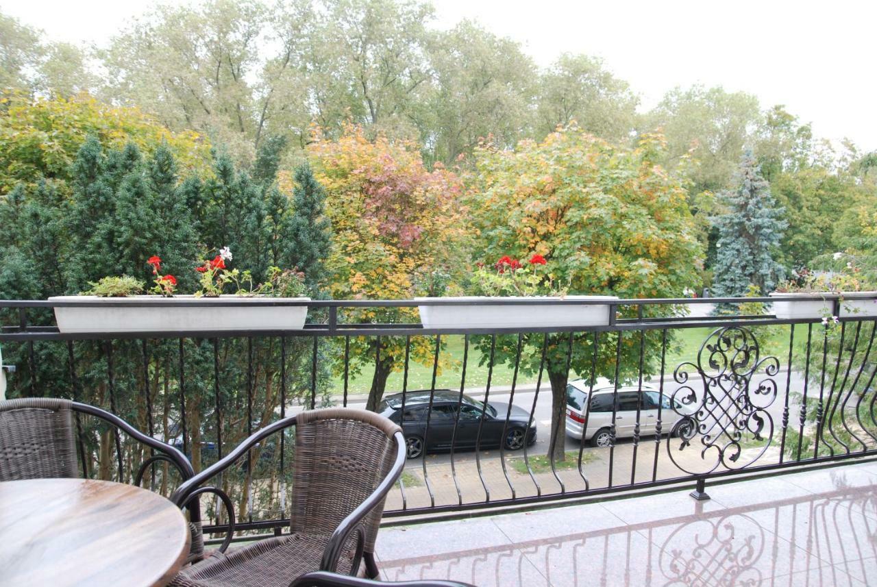 Family Room Terrace