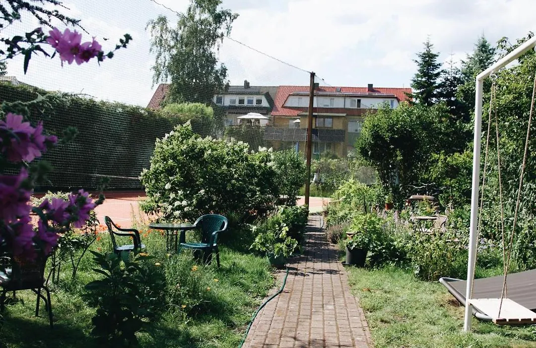 Powiew - B&B Pensjonat Noclegi Swinoujscie - Unterkunft Swinemuende - Guesthouse Tennis Garden Breakfast At Baltic Sea (Adults Only)-1